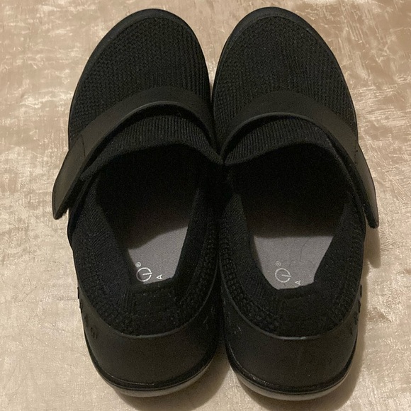 Alegria Traq Qwick Blackout Slip On Walking Shoes - Picture 4 of 7